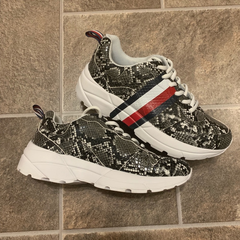 Tommy Hilfiger Envoy Striped Sneaker Snakeskin